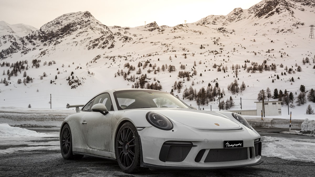Der 911 bleibt das Aushängeschild von Porsche und wagt nun den Schritt in die Elektrifizierung.